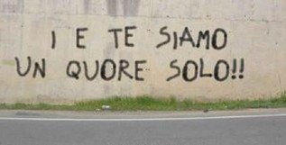 Immagine con frase Scritte muri - I e te siamo un quore solo.