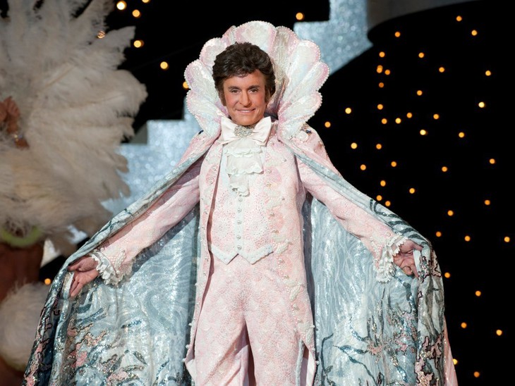 Dietro i candelabri - fotogramma