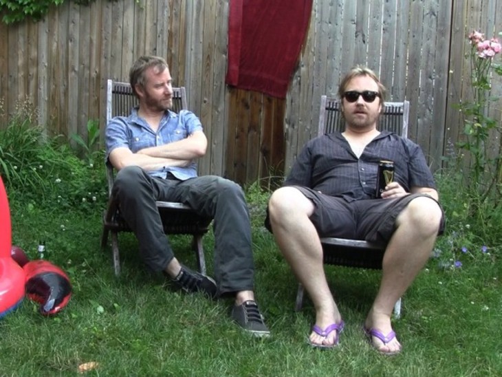 Mistaken for strangers - fotogramma