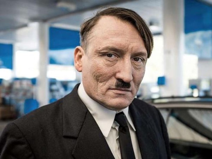 Lui  tornato - fotogramma